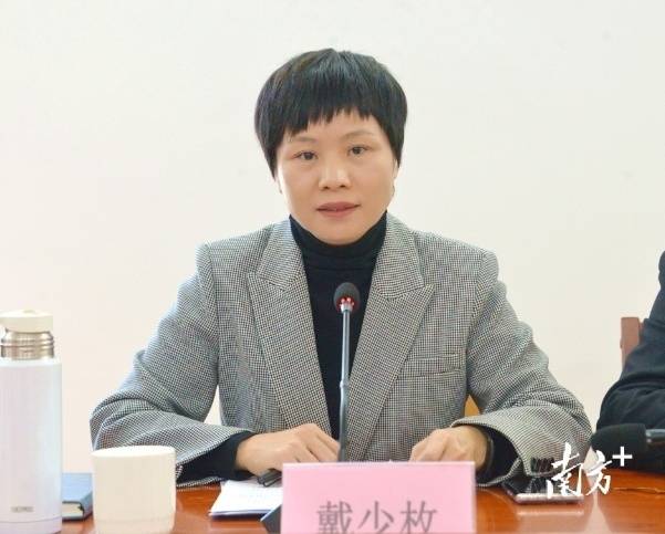 戴少枚強(qiáng)調(diào)，要提高食品安全工作水平，保障人民群眾“舌尖”上的安全。張曉欣 攝